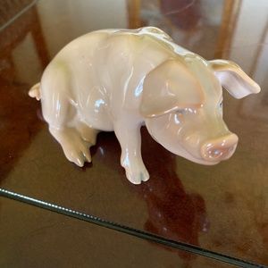 Porcelain pig